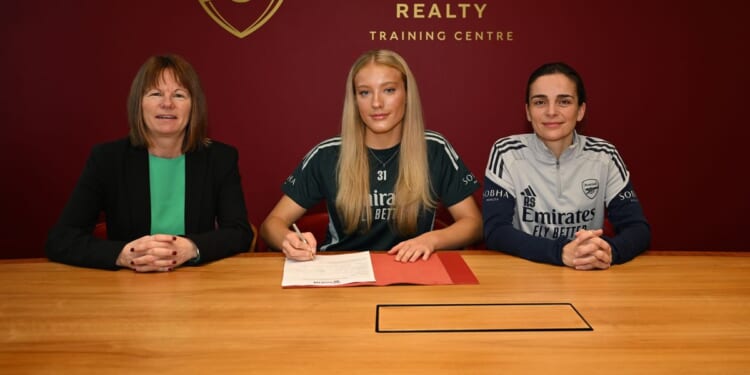 Arsenal forced to turn off social media comments after sexist comments towards new women's signing