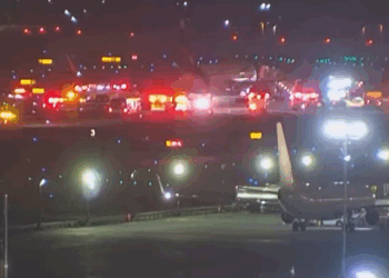Police rush to major US airport after Boeing 767 suffers catastrophic landing failure
