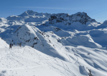 Man in his 50s among six dead in French Alps avalanches