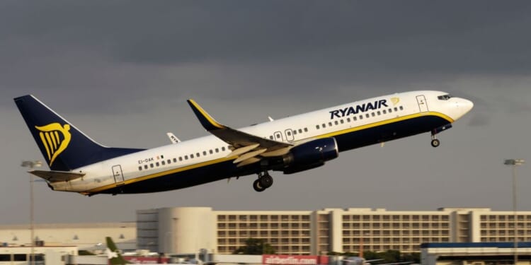 Ryanair pilot issues stern warning to two passengers after 'totally unacceptable' behaviour
