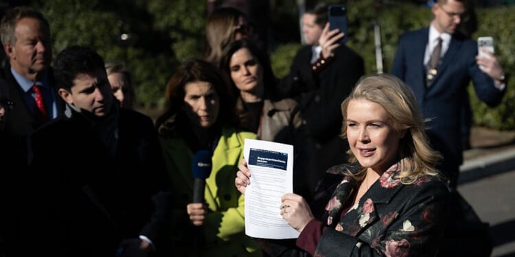 White House Stands By Embattled ICE Agent, Slams Renee Good As ‘Lunatic’