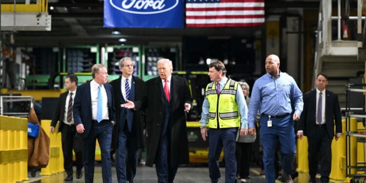 Evangelical leader criticizes Trump for flipping off auto worker