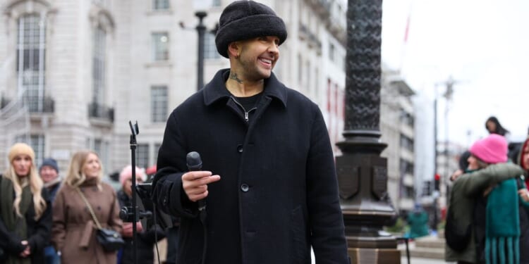 Tragic final bow: Voice star performs last gig after devastating cance | UK | News