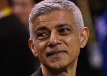 Sadiq Khan booed by hundreds of supporters as cameras pan to Mayor of London at NBA Game