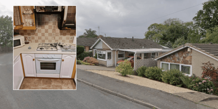 Homeowner hailed a 'hero' for extinguishing neighbour's fire while waiting for emergency services to arrive