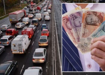 London: Drivers offered £500 'goodwill' payment for licence delays