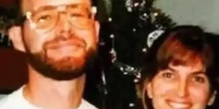 Chilling moment missing couple forgotten in shark-infested waters on scuba trip | World | News