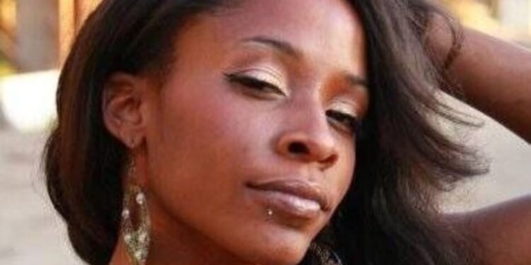 Mum murdered by husband then sat on sofa while kids opened presents round her | US | News