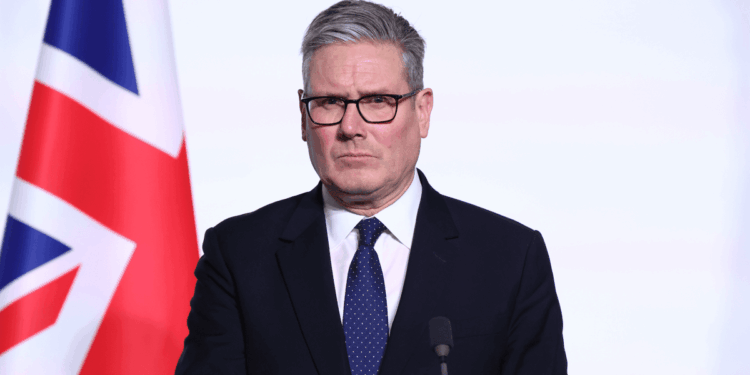 Keir Starmer refuses to ‘choose between’ US or China ahead of Beijing visit