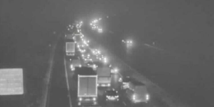 M4 Bristol fire LIVE: Motorway shut as lorry ablaze and huge queues ahead of rush hour