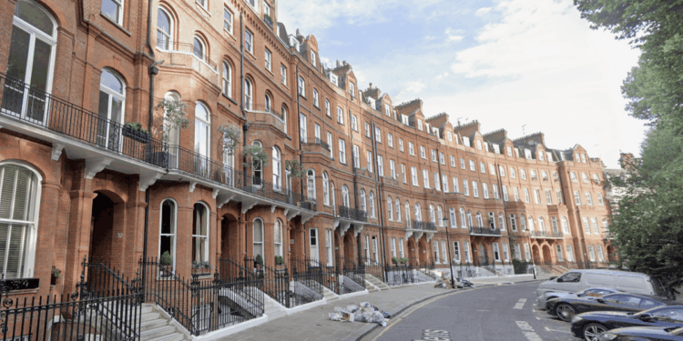 Neighbour row erupts as former Goldman Sachs banker sued for £100k by residents over leaky shower