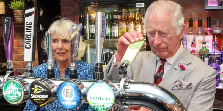 King Charles and Queen Camilla to follow in Prince William's footsteps and rally support for pubs