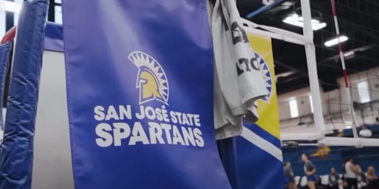 Feds demand university apologize for male in women's volleyball