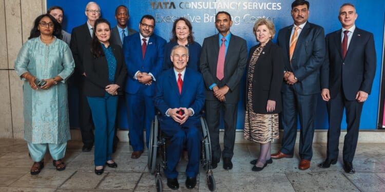 Texas freezes H-1B visa petitions at state agencies