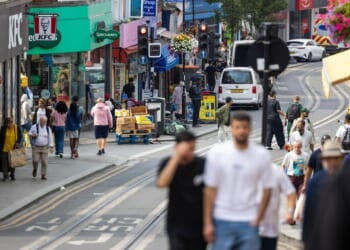 UK high street retailer on brink of crashing into administration - 1,000 jobs at risk | UK | News
