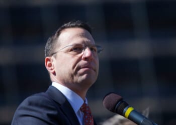 2028 Dem Hopeful Claims ICE Has No Real ‘Mission,’ Only Shows Up To Violate Constitutional Rights