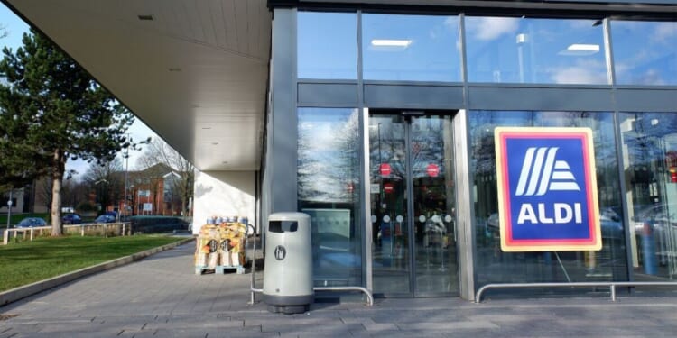 Aldi announces huge pay increase for staff in March 2026 | Personal Finance | Finance