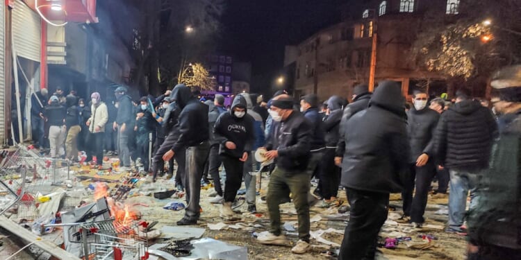 As Protests and Casualties Mount in Iran, What Are Trump's Options for Action?