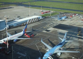 East Midlands Airport issues travel warning | UK | News