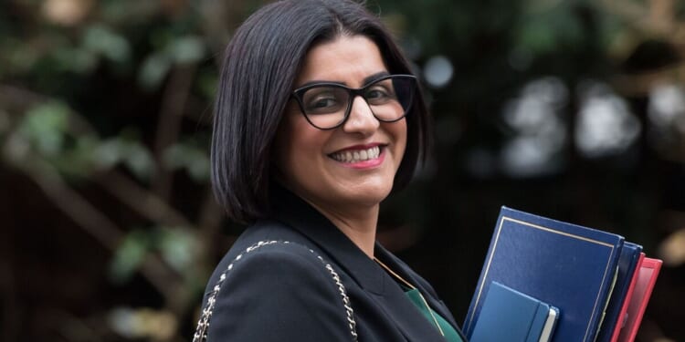 Fury as Home Office-funded app helps illegal migrants find work | UK | News