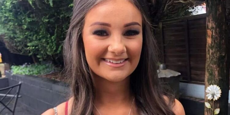 Girl ,19, dies after headache from what she thought was 'typical hangover' | UK | News