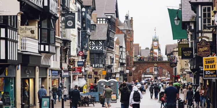 Heartbreak as high street jewellery chain with ‘£28m turnover’ plunges into administratio | UK | News