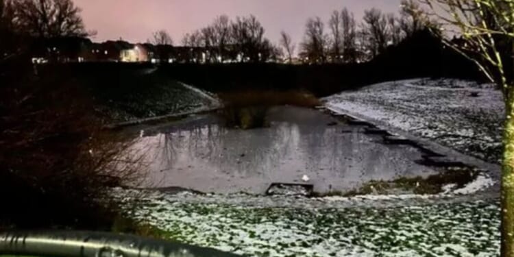 Heartbreak in Sheffield as body found at frozen pond | UK | News