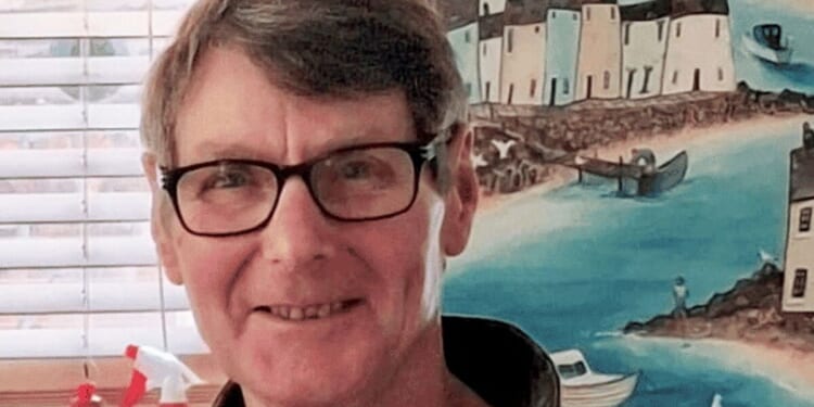 'Hero' dad who died trying to save mum and daughter in rough seas named and pictured | UK | News