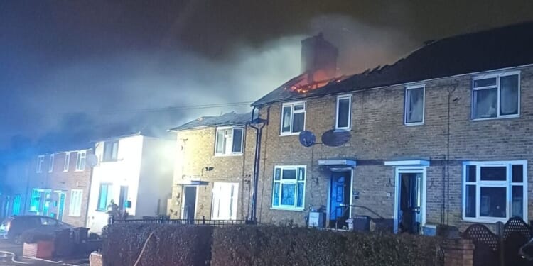 House fire in suburb sees dozens of firefighters deployed | UK | News