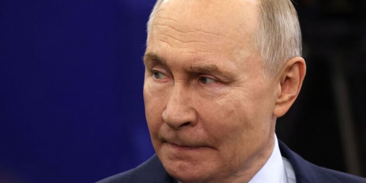 Households urged to stockpile 9 items to prepare for WW3 | UK | News