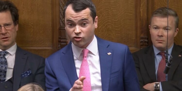 Keir Starmer blasted over Chagos Islands in furious PMQs rant | Politics | News