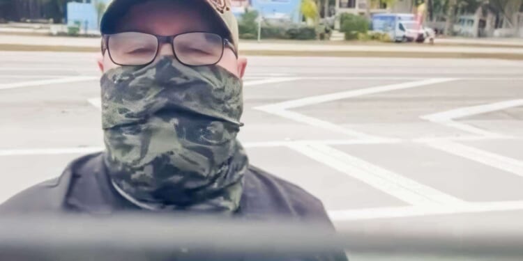 Key Largo border patrol officer threatens legal observer for following him