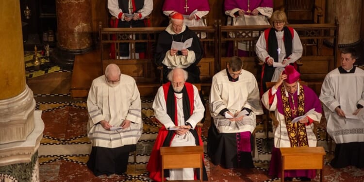 Let us reason together, not argue, Lord Williams says during service to mark Christian Unity Week