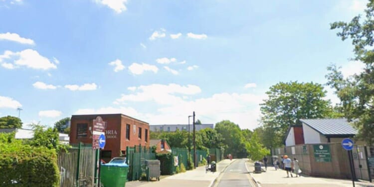 London horror as teen dies after stabbing as police storm area | UK | News