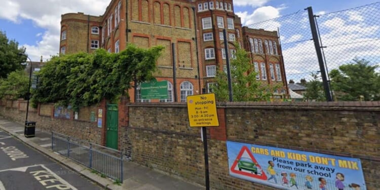 London school LIVE: Pupils evacuated from building as 'gas engineers on site' | UK | News