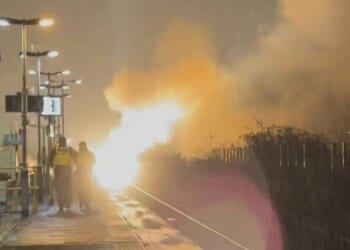 London station evacuated as huge fire spotted near tracks | UK | News