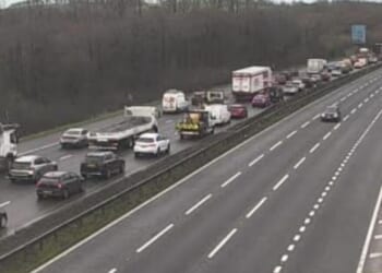 M4 traffic LIVE: Chaos on major motorway with lorry 'on its side' | UK | News