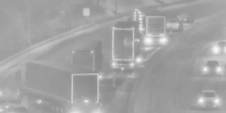 M5 traffic: Snow chaos as trucks slide on motorway during Storm Goretti | UK | News