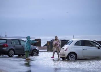 Met Office issues flood warning in 9 areas with 11cm set to fall - full list | Weather | News