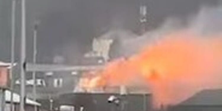 Perth fire LIVE: Locals told 'avoid the area' as blaze erupts | UK | News