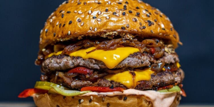 Popular fast food chain collapses into administration | UK | News