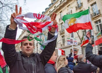 Protests against Iran’s regime continue over weekend, leaving hundreds dead