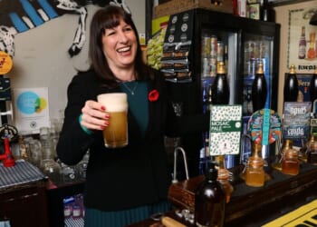 Pubs protest against Labour tax hike that threatens to close them down | Politics | News