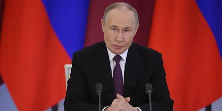 Putin issues chilling WW3 threat as he labels British troops ‘legitimate targets’ | World | News