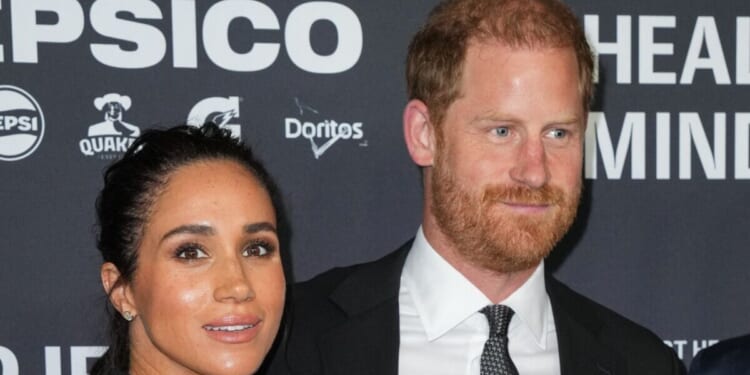 Royal Family LIVE: Firm 'braces for crisis' as 'Meghan and Harry plot UK return' | Royal | News