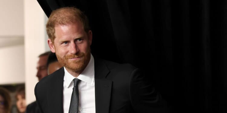 Royal Family LIVE: Prince Harry to end feud with bombshell question | Royal | News