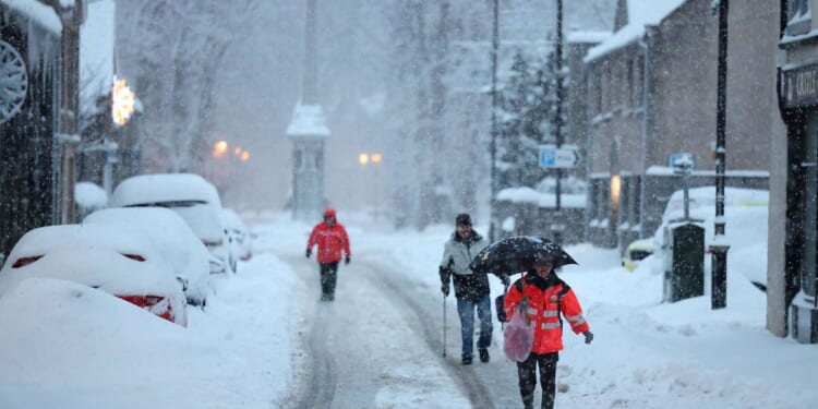 Snow forecast maps show new blizzards hitting 14 counties in hours - full list | Weather | News