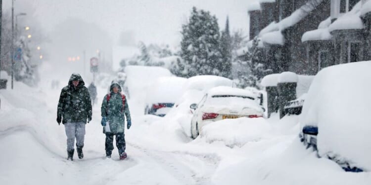 Snow maps show blizzard hitting 564-mile stretch of Britain with 51 counties to be covered | Weather | News