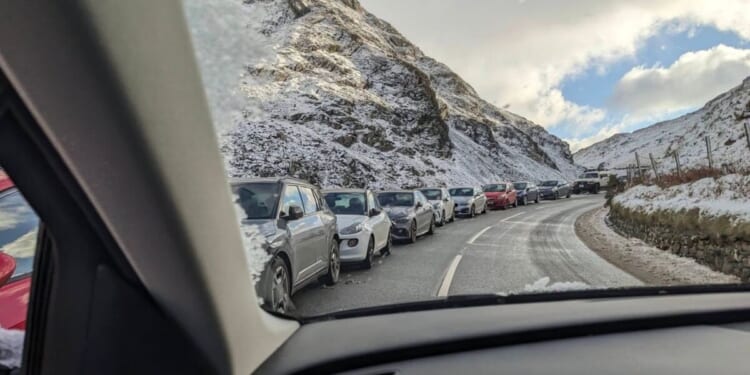 Snowdonia tourists slammed for ‘ridiculous parking' as Storm Goretti hits | UK | News