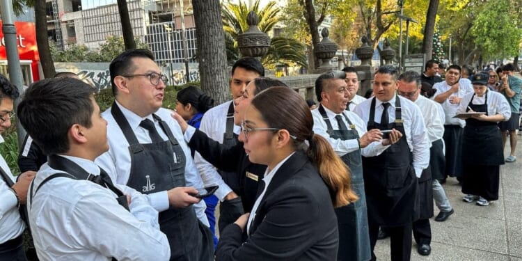 Strong Earthquake Jolts Southern Mexico, Sends People Scrambling During President’s Press Conference